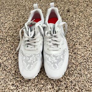 New NIKE Grey/Platinum/White Women Size 8 Runner 2 Sneakers